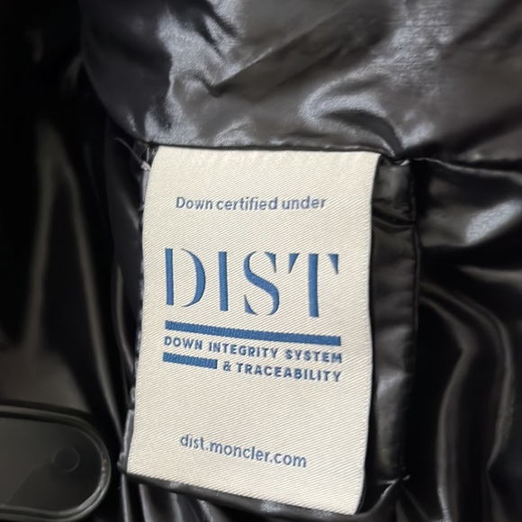 MONCLER
Black Down Velvet Daos Jacket - Picture 12 of 17